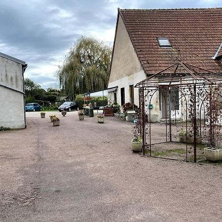 Charmant T2 Au 1Er Dans Residence Avec Parc Arbore Saint-Pierre-le-Moûtier Dış mekan fotoğraf