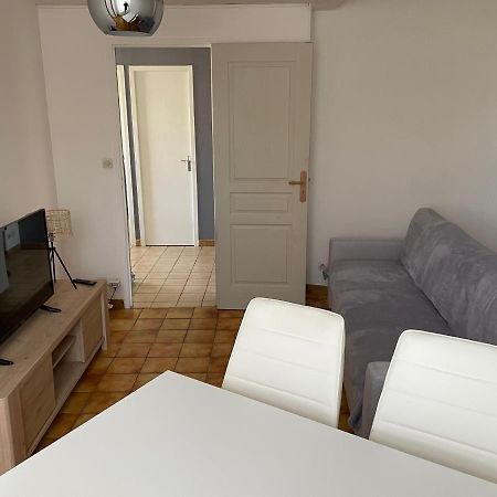 Charmant T2 Au 1Er Dans Residence Avec Parc Arbore Saint-Pierre-le-Moûtier Dış mekan fotoğraf