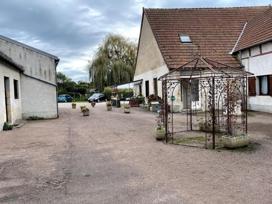 Charmant T2 Au 1Er Dans Residence Avec Parc Arbore Saint-Pierre-le-Moûtier Dış mekan fotoğraf