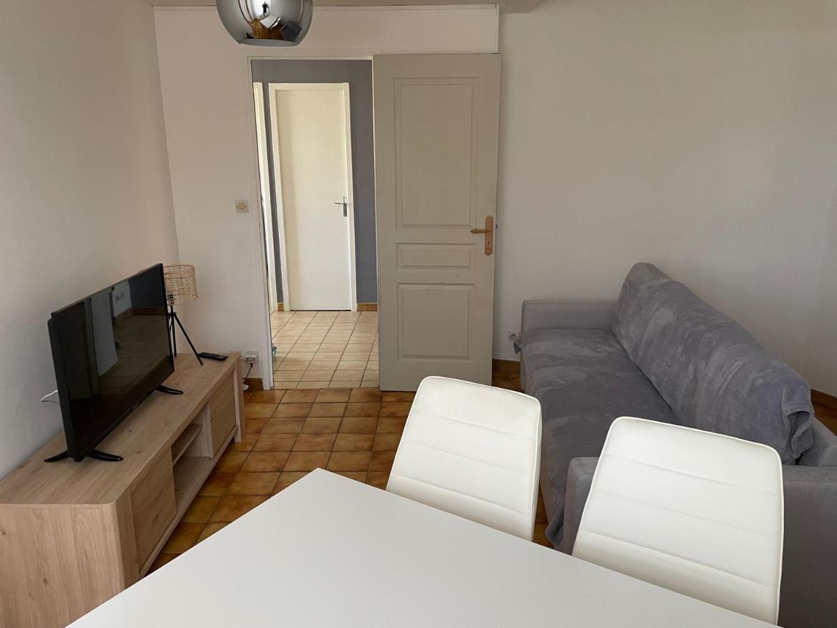 Charmant T2 Au 1Er Dans Residence Avec Parc Arbore Saint-Pierre-le-Moûtier Dış mekan fotoğraf